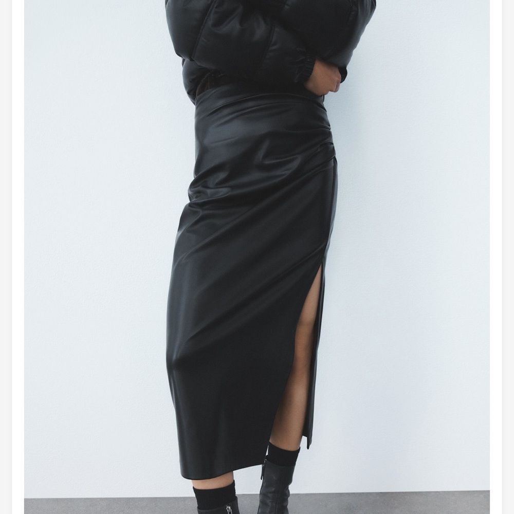 Zara faux leather midi skirt, size S